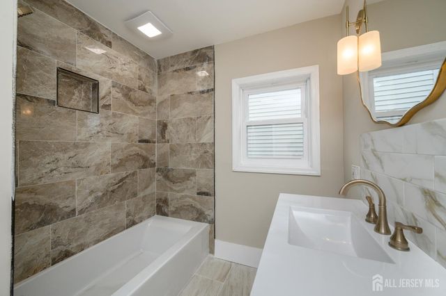 32 High Street, Blairstown, NJ 07825