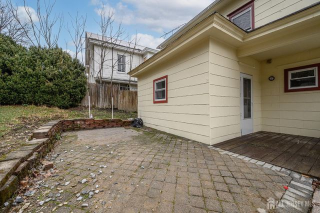 32 High Street, Blairstown, NJ 07825