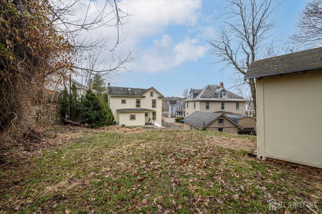 32 High Street, Blairstown, NJ 07825