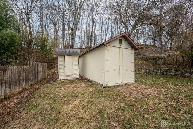 32 High Street, Blairstown, NJ 07825