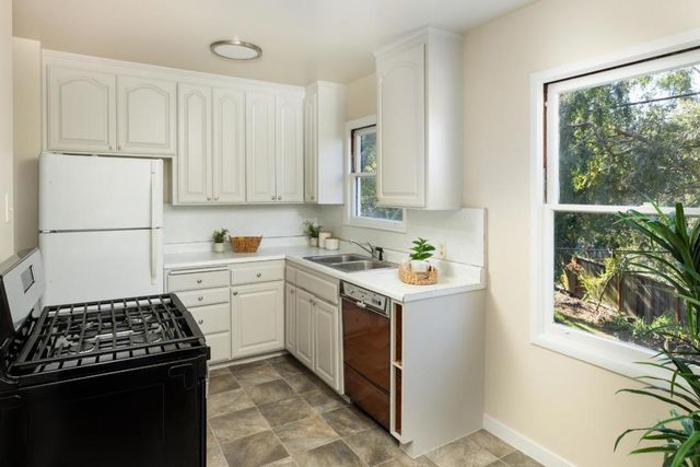 3820 Fernwood Street, San Mateo, CA 94403