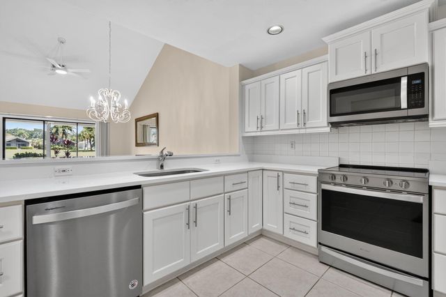 6130 SE Georgetown Place, Hobe Sound, FL 33455