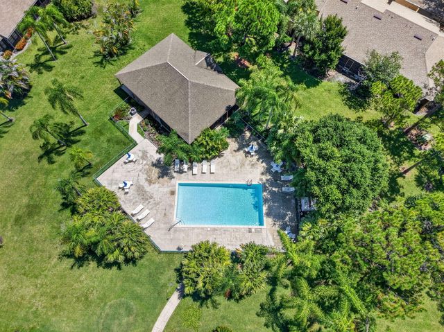 6130 SE Georgetown Place, Hobe Sound, FL 33455