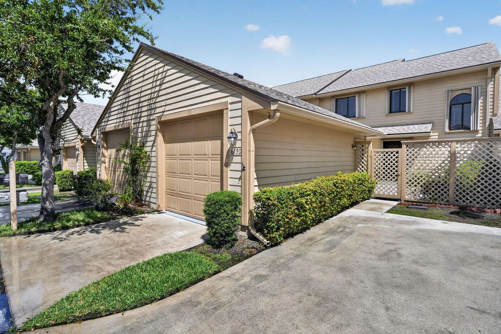 6130 SE Georgetown Place, Hobe Sound, FL 33455