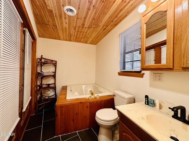 2255 Spence Mountain Loop, Sevierville, TN 37876