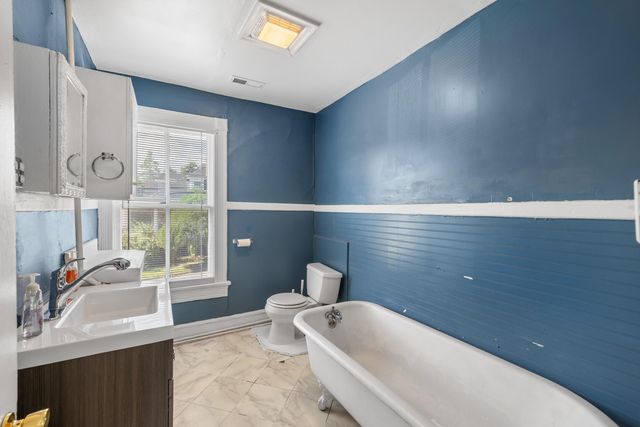 477 CHESTNUT AVE, Waynesboro, VA 22980
