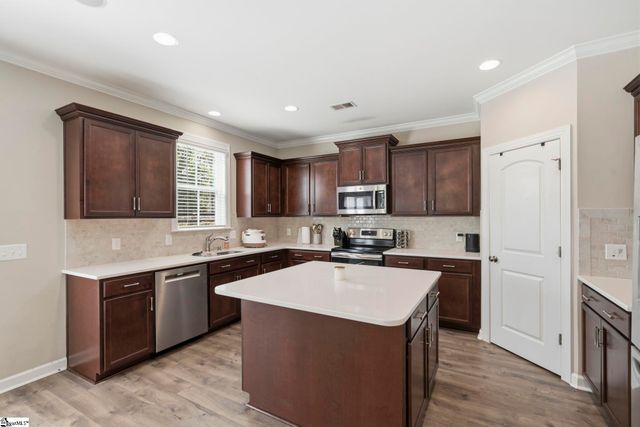 603 Creekside Bluff Court, Simpsonville, SC 29681