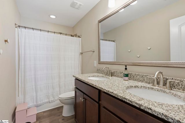 603 Creekside Bluff Court, Simpsonville, SC 29681