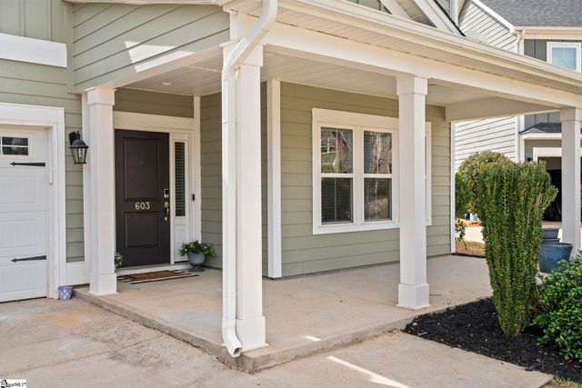 603 Creekside Bluff Court, Simpsonville, SC 29681