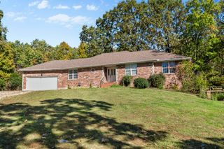 1740 N Pine Street, Marshfield, MO 65706