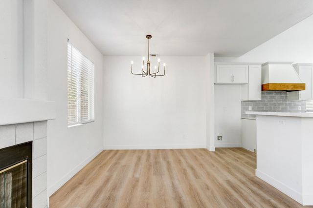 8228 Woods Edge Ln, Elk Grove, CA 95758