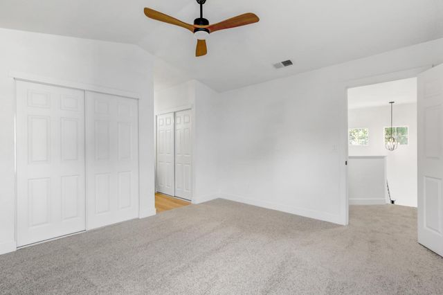 8228 Woods Edge Ln, Elk Grove, CA 95758