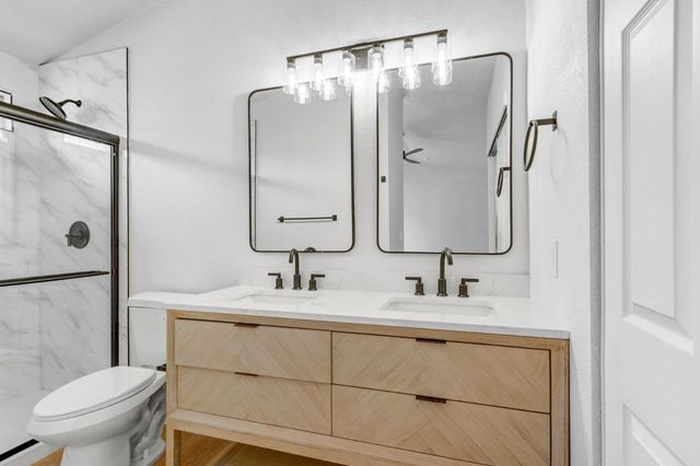 8228 Woods Edge Ln, Elk Grove, CA 95758