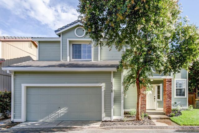 8228 Woods Edge Ln, Elk Grove, CA 95758