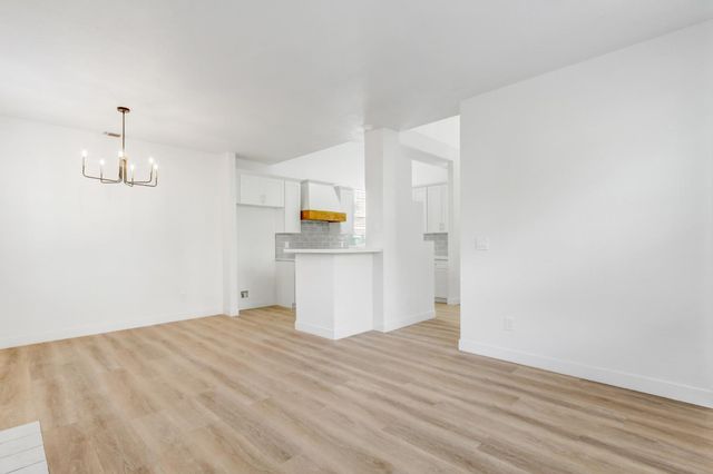 8228 Woods Edge Ln, Elk Grove, CA 95758
