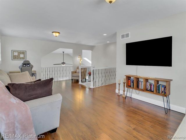 42202 Milton Drive, Belleville, MI 48111