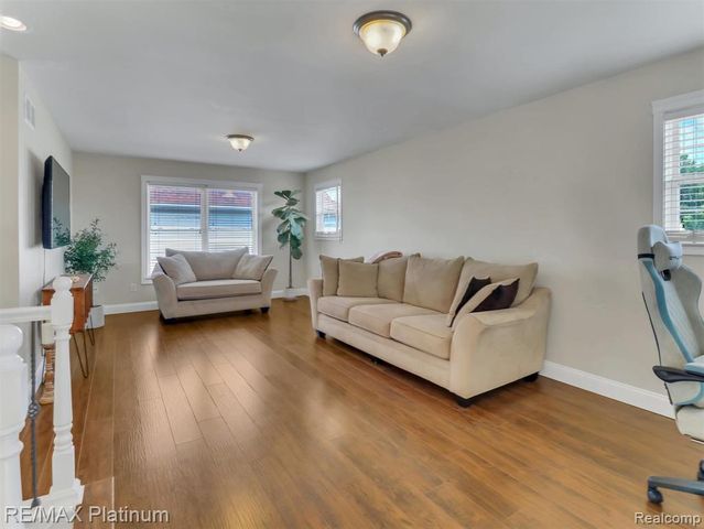 42202 Milton Drive, Belleville, MI 48111