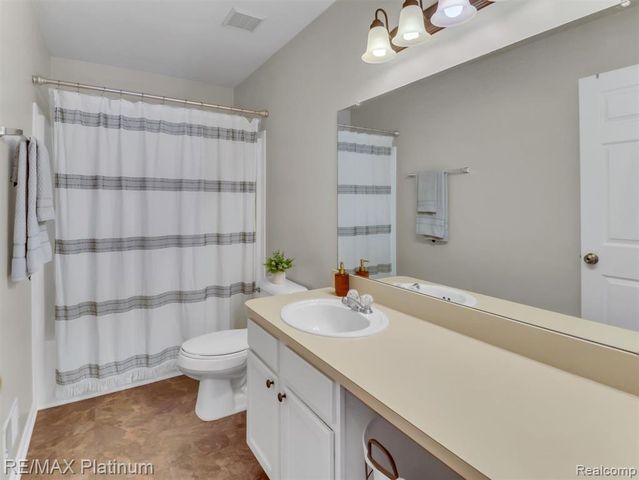 42202 Milton Drive, Belleville, MI 48111