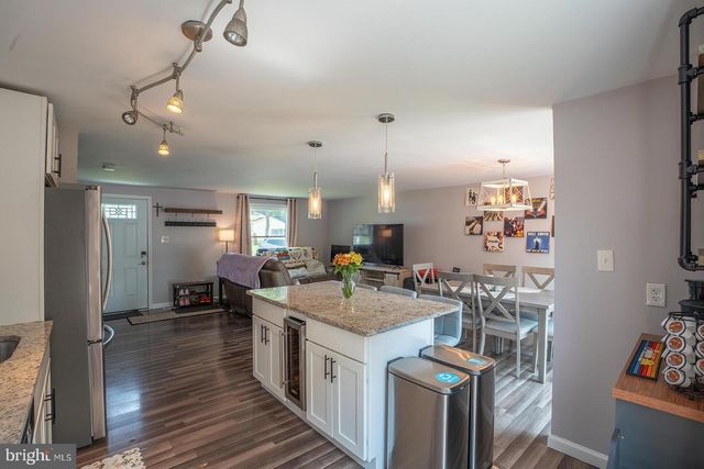 17 FOXWOOD CT, Sicklerville, NJ 08081