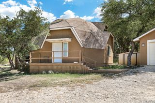 1202 Flagstone Drive, San Antonio, TX 78260
