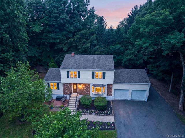 499 Orangeburg Road, Pearl River, NY 10965