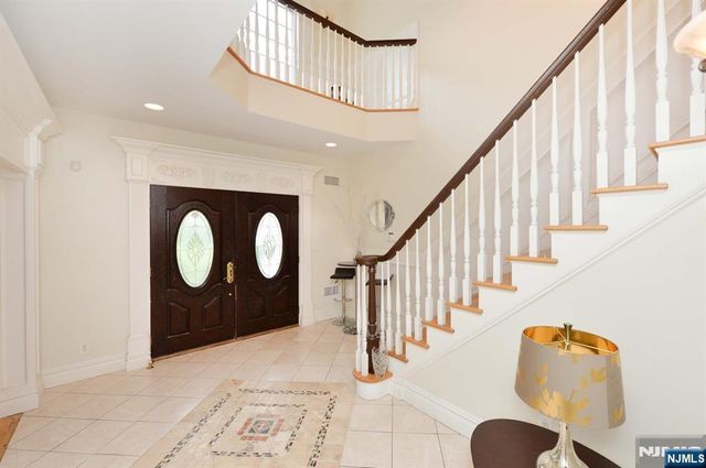 2186 Jones Road, Fort Lee, NJ 07024