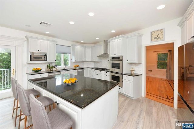 2186 Jones Road, Fort Lee, NJ 07024