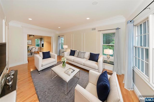 2186 Jones Road, Fort Lee, NJ 07024