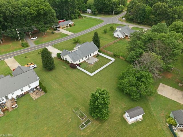 210 Jane Sowers Road, Statesville, NC 28625
