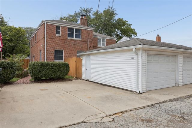 723 S La Grange Road, La Grange, IL 60525