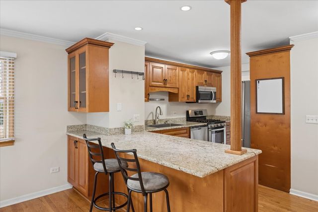 723 S La Grange Road, La Grange, IL 60525