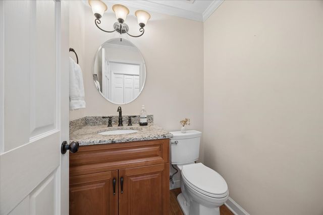 723 S La Grange Road, La Grange, IL 60525