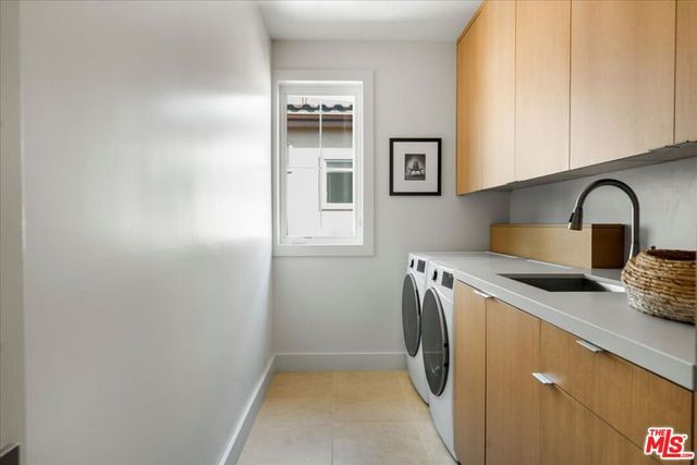 541 S Westgate Avenue, Los Angeles, CA 90049