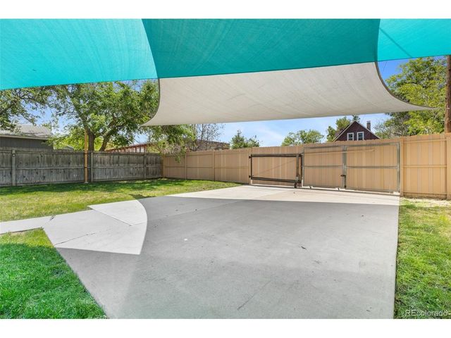 1625 Dayton St, Aurora, CO 80010