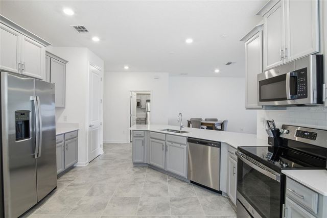 954 LAUREL VIEW WAY, Groveland, FL 34736