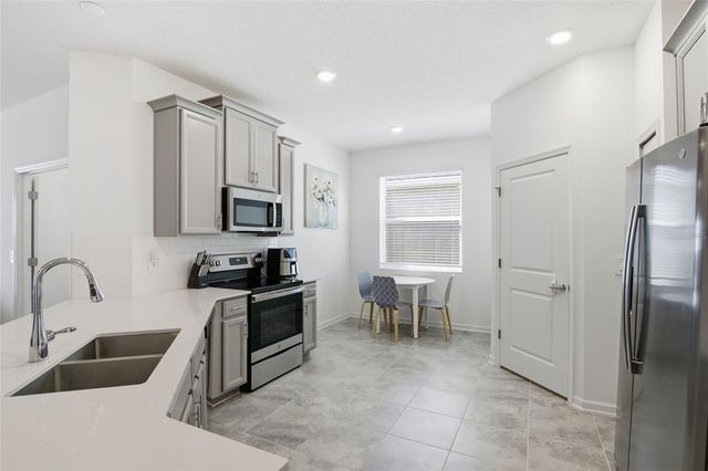 954 LAUREL VIEW WAY, Groveland, FL 34736