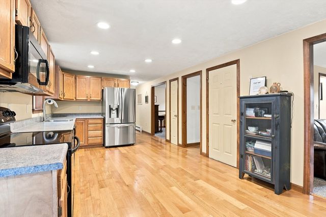 4 Mccann Place, Paxton, MA 01612