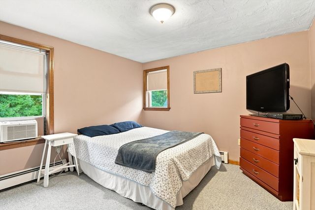 4 Mccann Place, Paxton, MA 01612