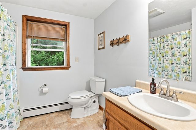 4 Mccann Place, Paxton, MA 01612