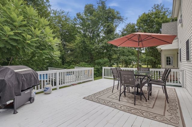 4 Mccann Place, Paxton, MA 01612