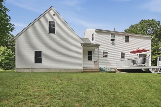4 Mccann Place, Paxton, MA 01612