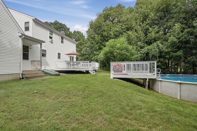 4 Mccann Place, Paxton, MA 01612
