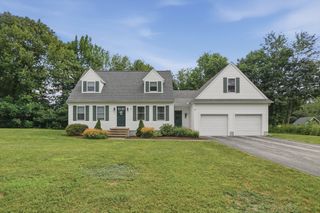 4 Mccann Place, Paxton, MA 01612