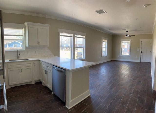 1148 Panama Street, Houston, TX 77009