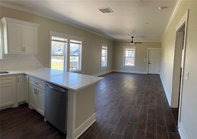 1148 Panama Street, Houston, TX 77009