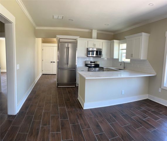 1148 Panama Street, Houston, TX 77009
