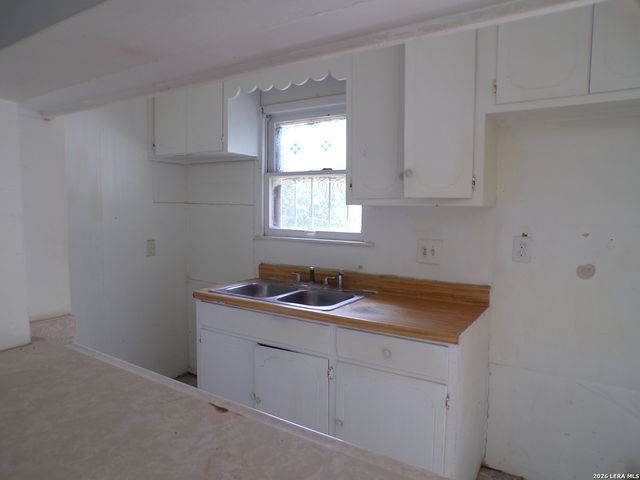 318 McDougal, San Antonio, TX 78223