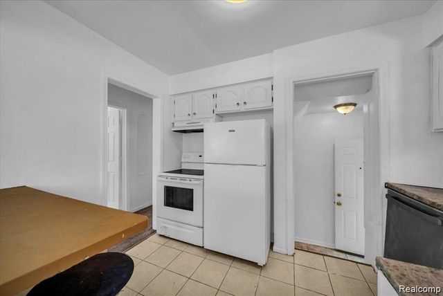 16608 Mansfield Street, Detroit, MI 48235