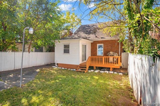 16608 Mansfield Street, Detroit, MI 48235