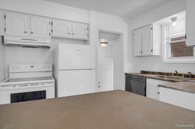 16608 Mansfield Street, Detroit, MI 48235
